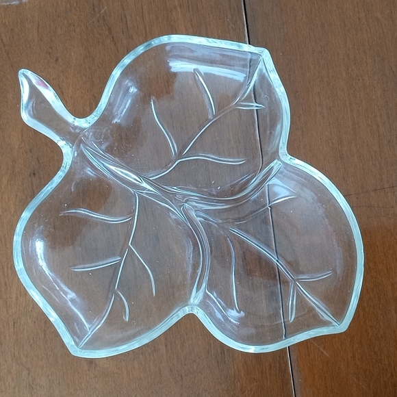 Set of 2 Leaf Serving Dishes - Picture 2 of 4